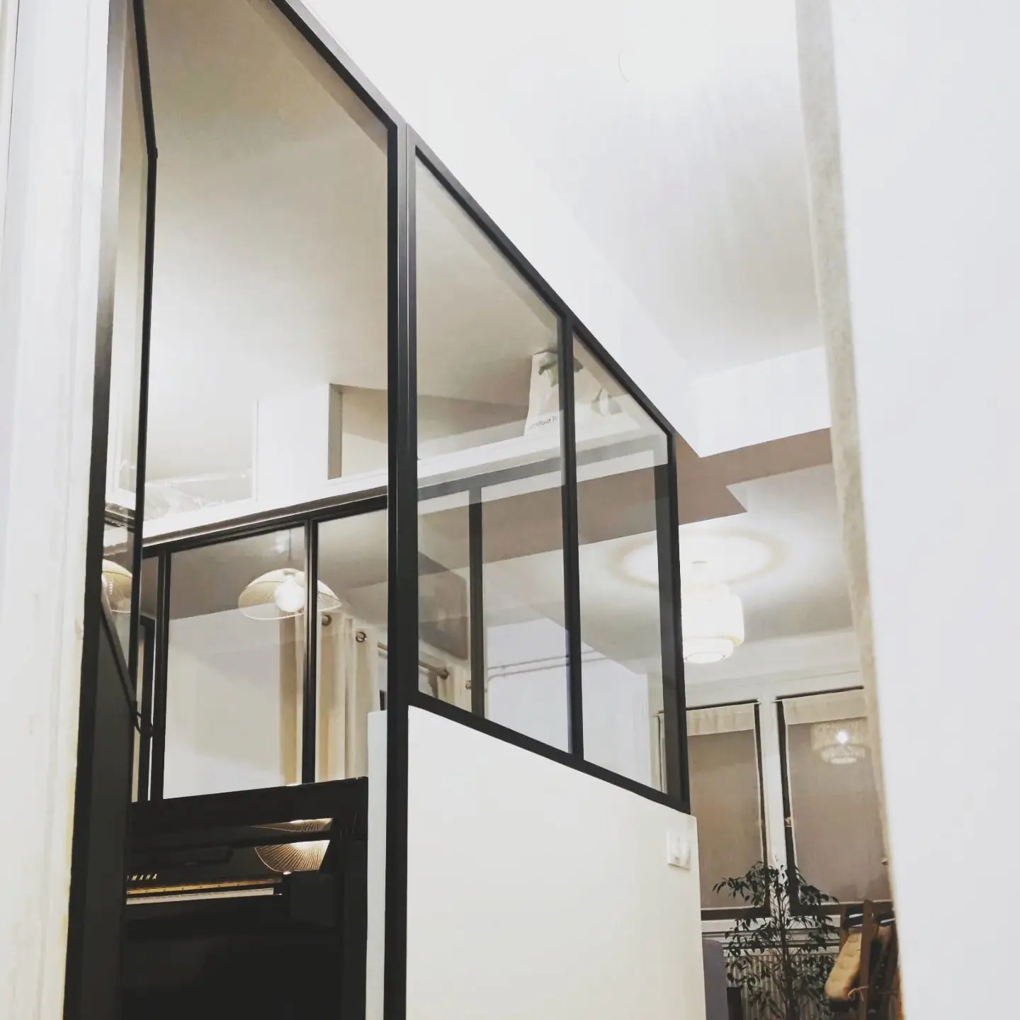 Verrière intérieure en acier avec porte sur mesure